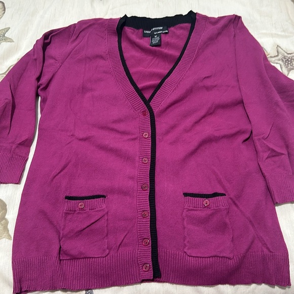 Lifestyle Attitude by Larry Levine Button Front Cardigan - Picture 3 of 13